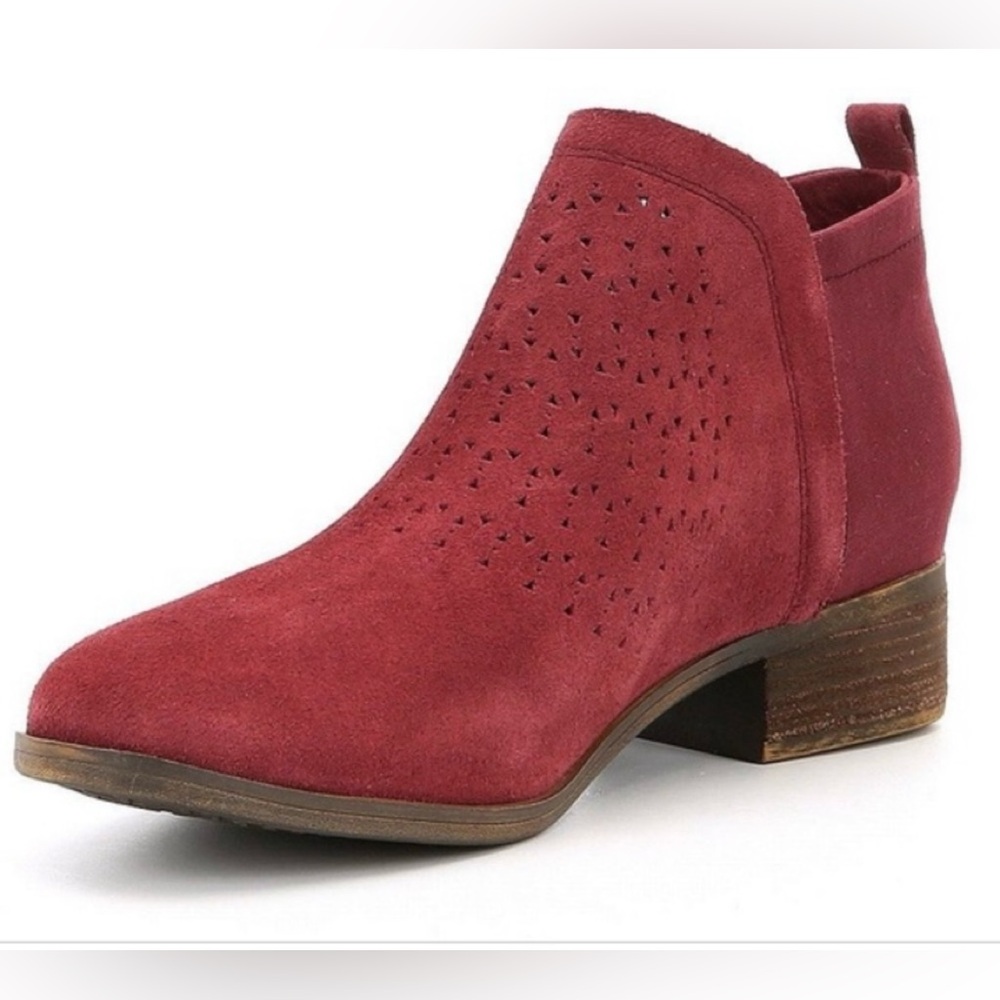 TOMS Deia NWOT Burgundy Suede Booties